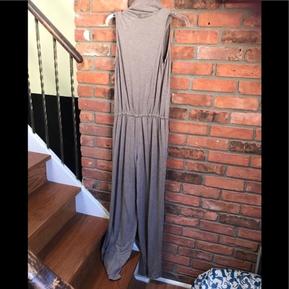 Max Studio Sleeveless Cowl Neck Jumpsuit Wide Leg  Pocket Stretch Pant Neutral - Picture 3 of 16